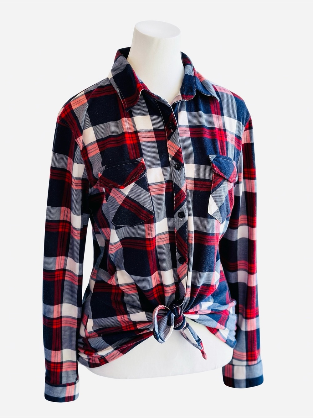Women’s Button-Front Plaid Tie-Hemt Shirt in Red & Navy - Small, New